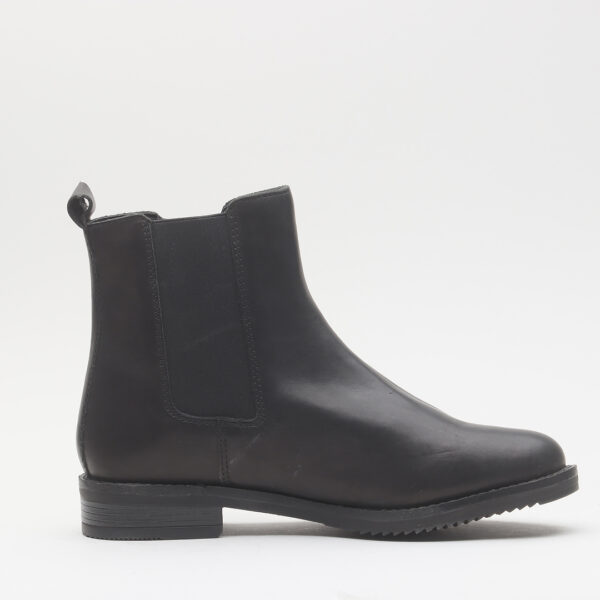 Black Pointed Chelsea Boots